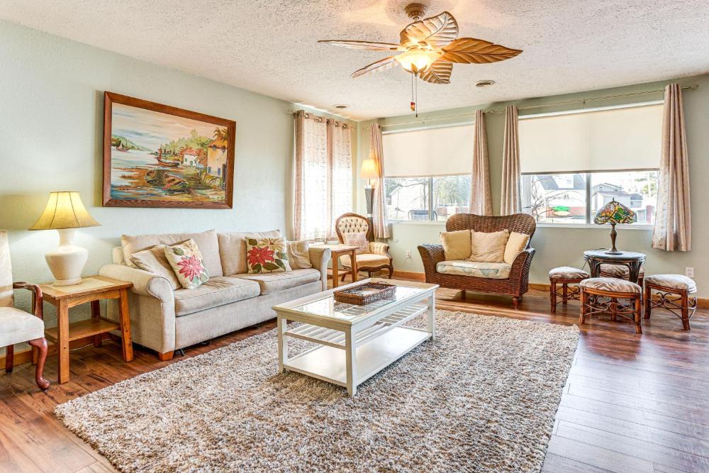 Pet Friendly Home on Lake with Dock, Firepit and More!